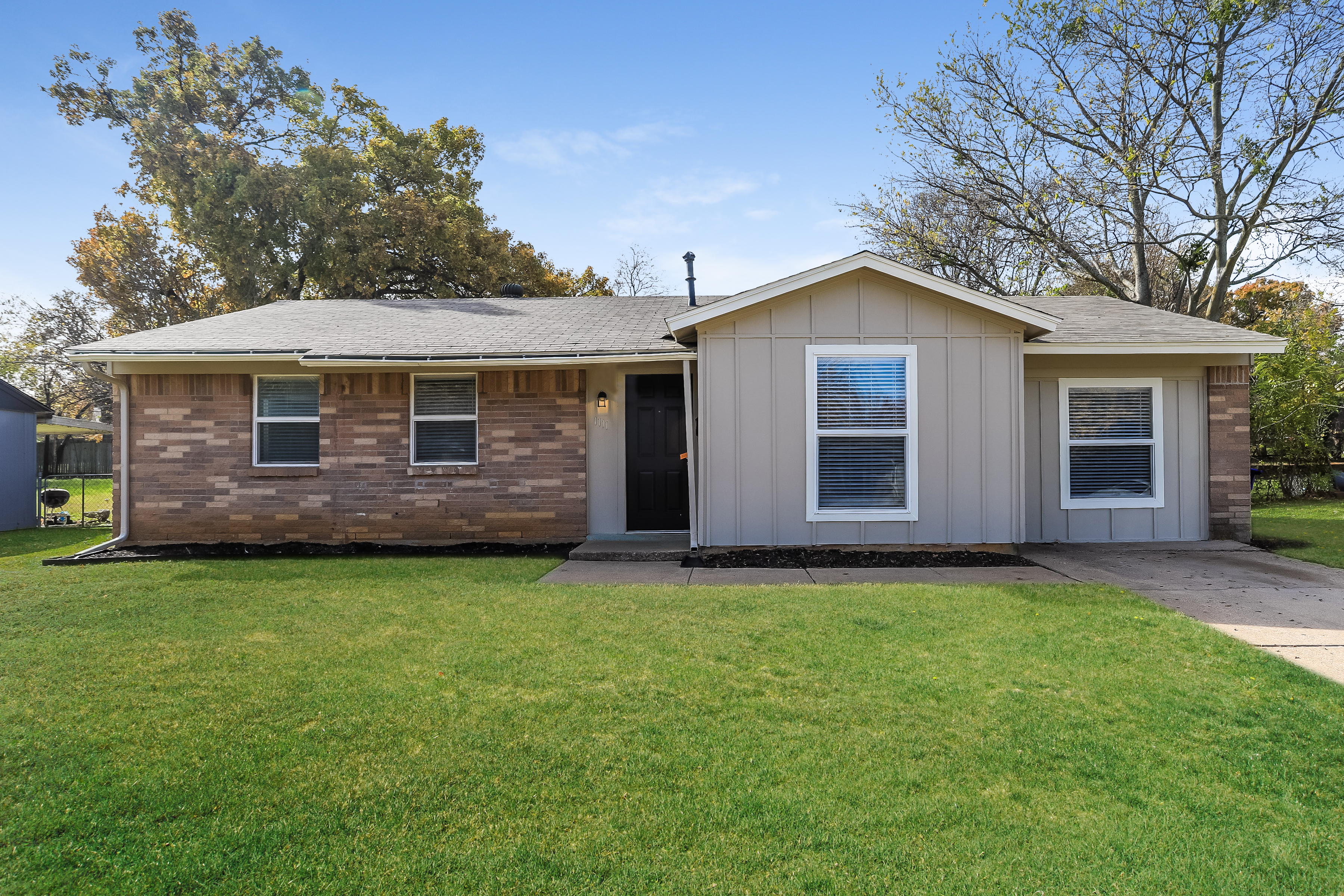 1111 GLENN DR EULESS, TX 76039